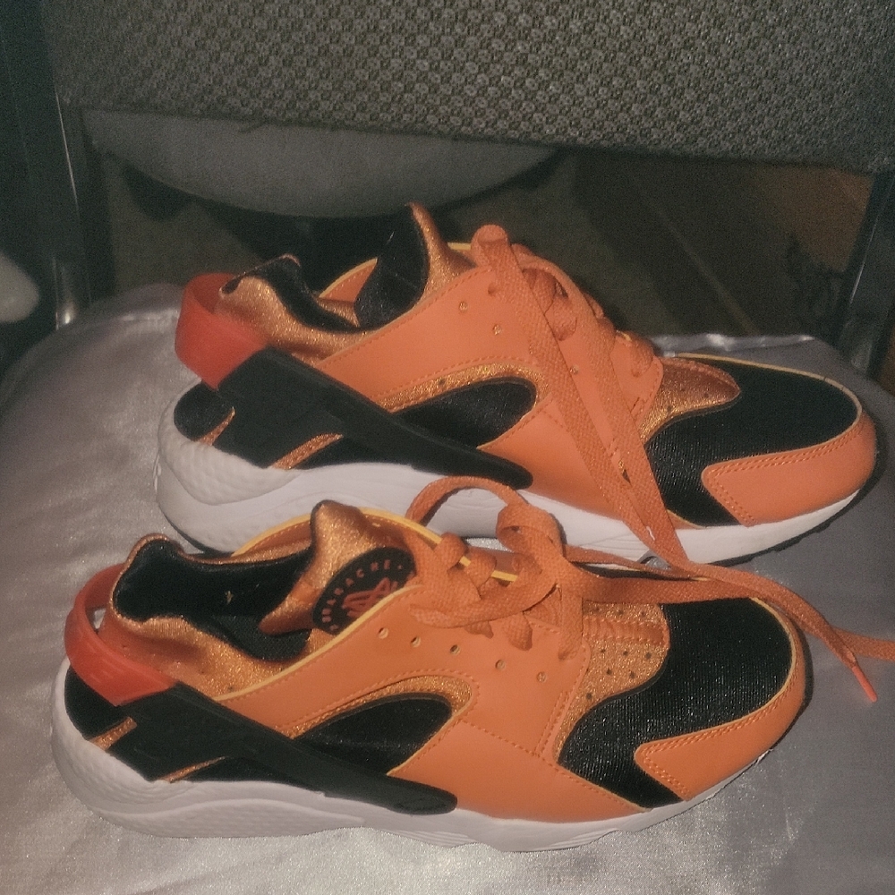 Nike Kids Orange and Black Sneakers